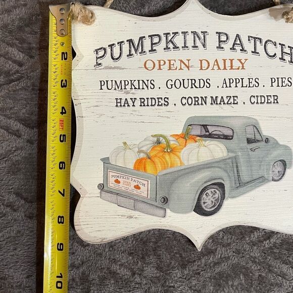 Pumpkin patch sign with truck and pumpkins NWT - Picture 6 of 7